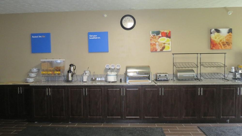 Comfort Inn & Suites Fairborn Near Wright Patterson Afb Екстериор снимка