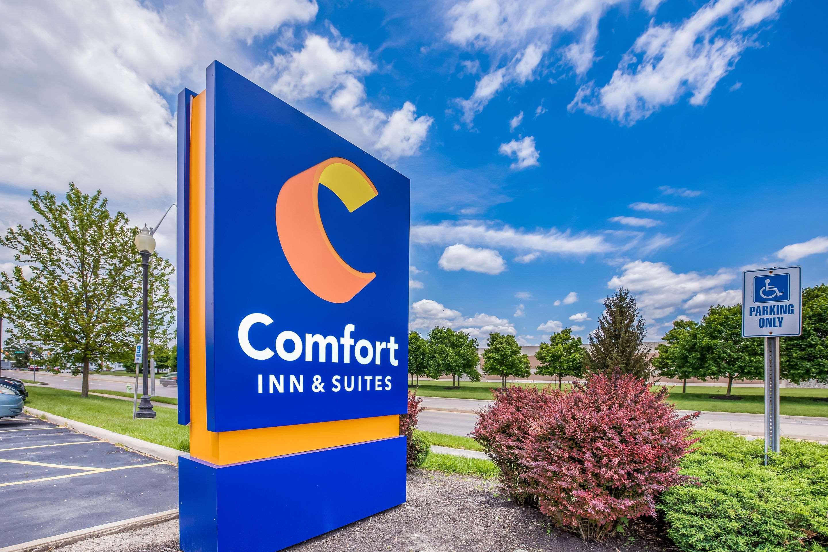 Comfort Inn & Suites Fairborn Near Wright Patterson Afb Екстериор снимка