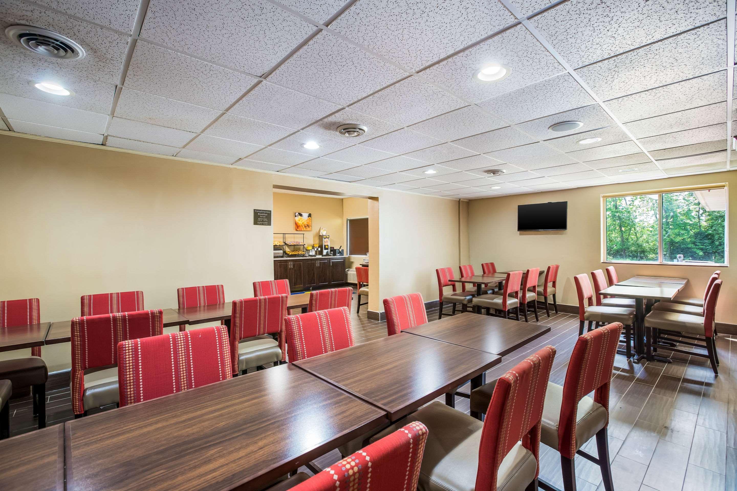 Comfort Inn & Suites Fairborn Near Wright Patterson Afb Екстериор снимка