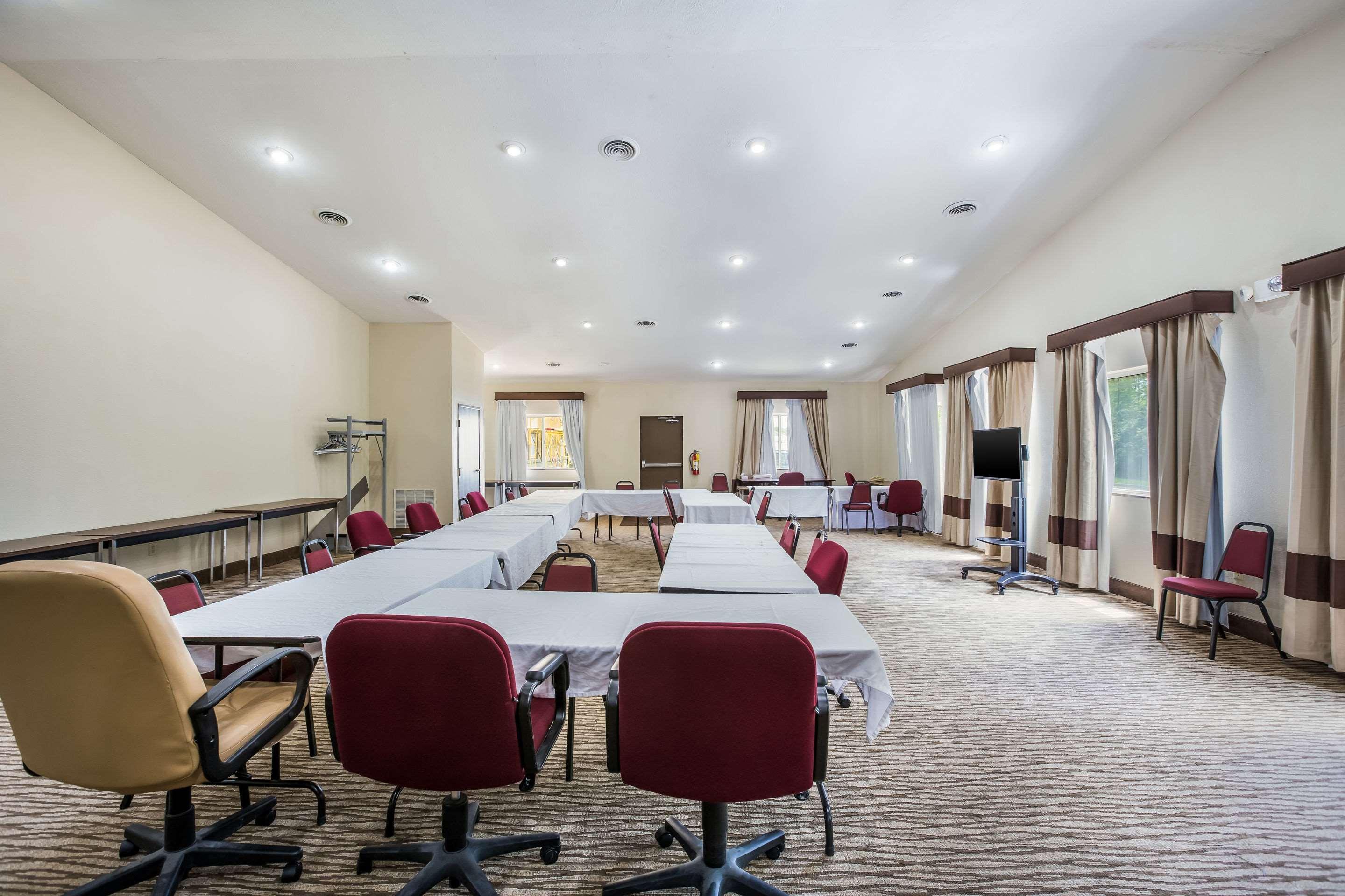 Comfort Inn & Suites Fairborn Near Wright Patterson Afb Екстериор снимка