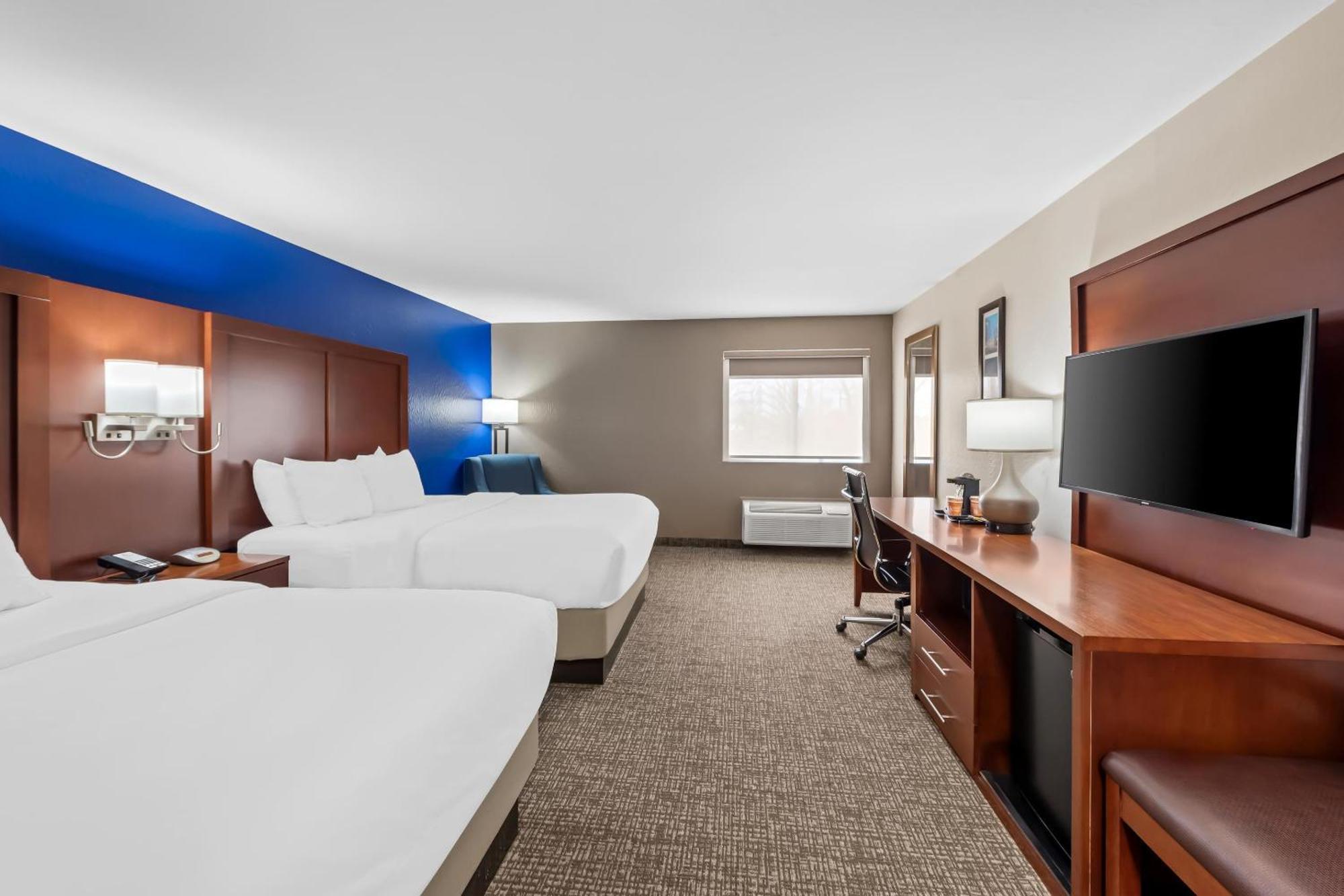 Comfort Inn & Suites Fairborn Near Wright Patterson Afb Екстериор снимка