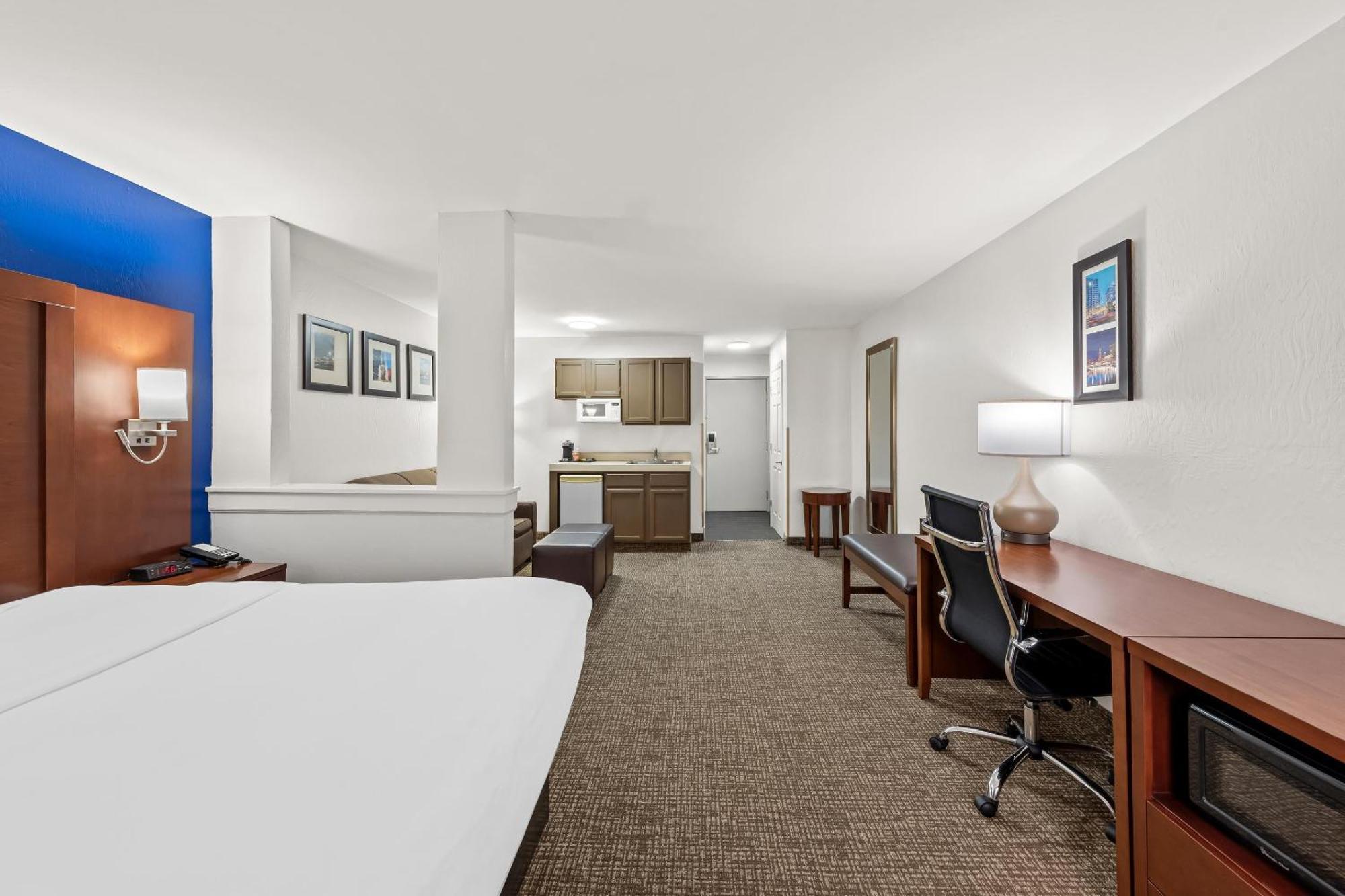 Comfort Inn & Suites Fairborn Near Wright Patterson Afb Екстериор снимка