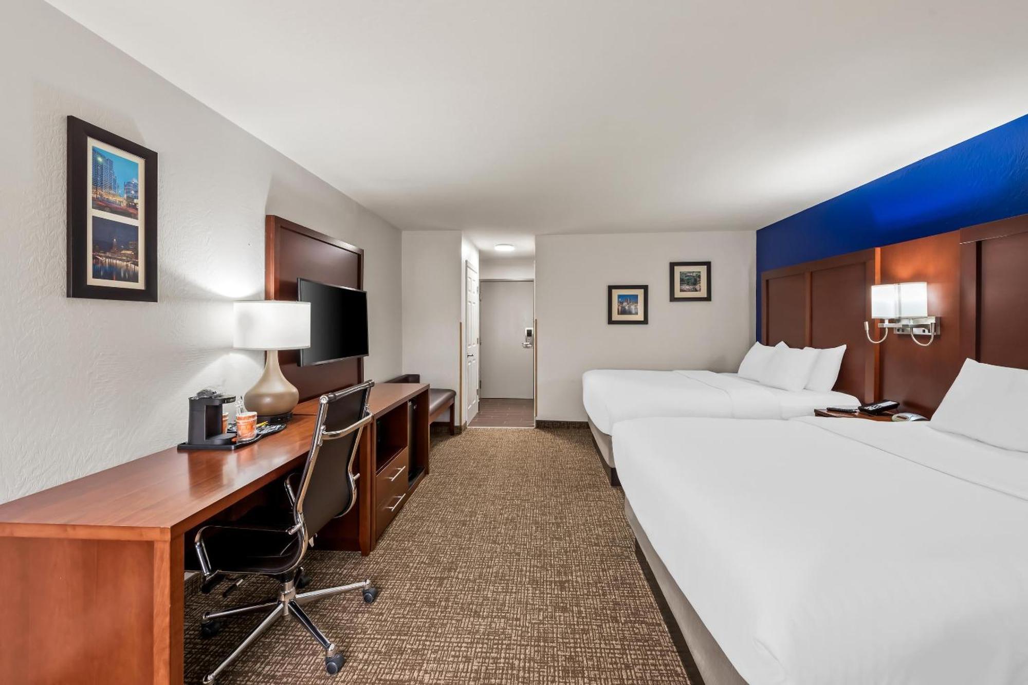 Comfort Inn & Suites Fairborn Near Wright Patterson Afb Екстериор снимка