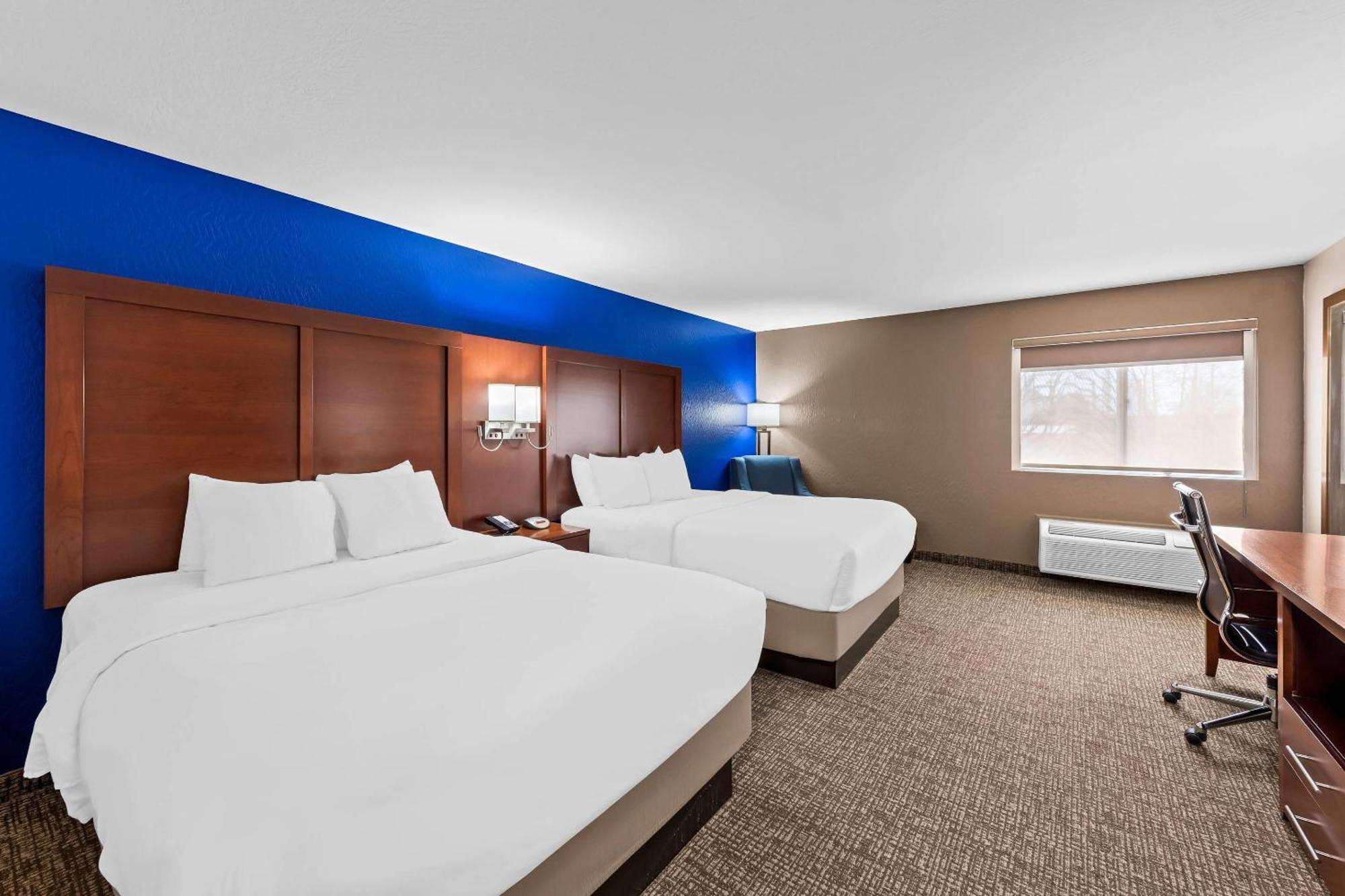 Comfort Inn & Suites Fairborn Near Wright Patterson Afb Екстериор снимка