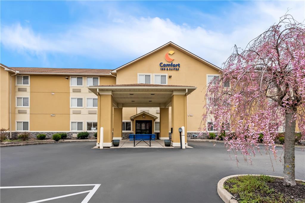 Comfort Inn & Suites Fairborn Near Wright Patterson Afb Екстериор снимка