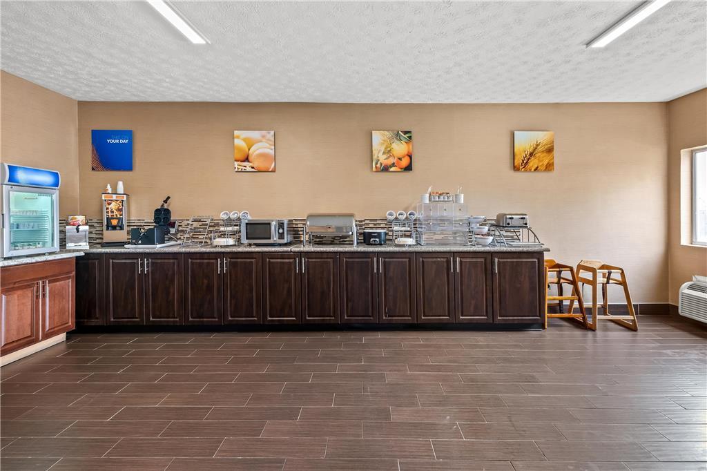 Comfort Inn & Suites Fairborn Near Wright Patterson Afb Ресторант снимка