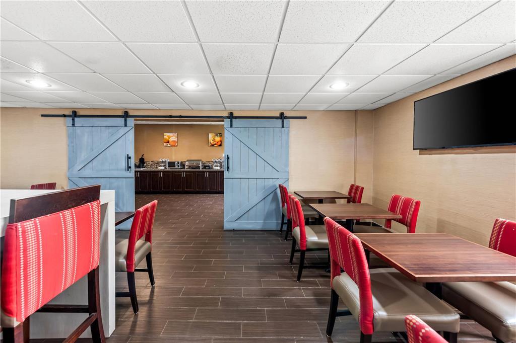 Comfort Inn & Suites Fairborn Near Wright Patterson Afb Ресторант снимка