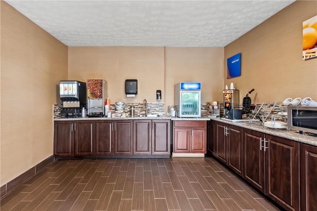 Comfort Inn & Suites Fairborn Near Wright Patterson Afb Ресторант снимка